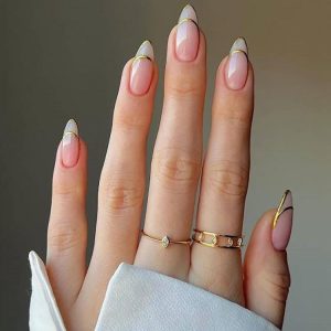 آموزش کاشت ناخن